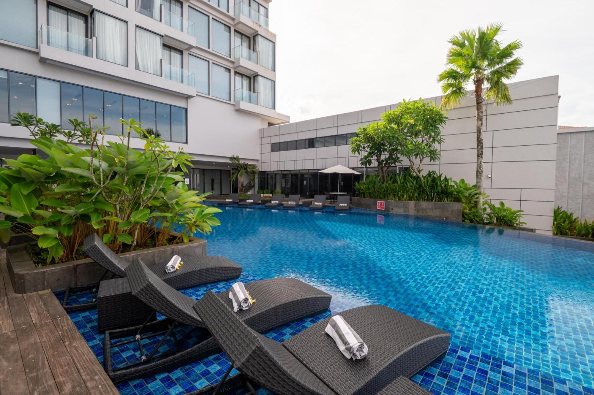 Aston Sorong Hotel & Conference Center Exterior photo